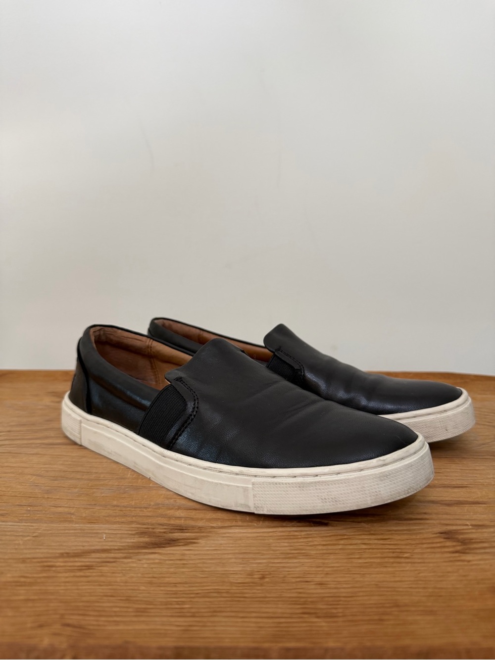 Frye Ivy Black Leather Rubber Outsole Casual Slip-On Sneakers Shoes Women’s 7